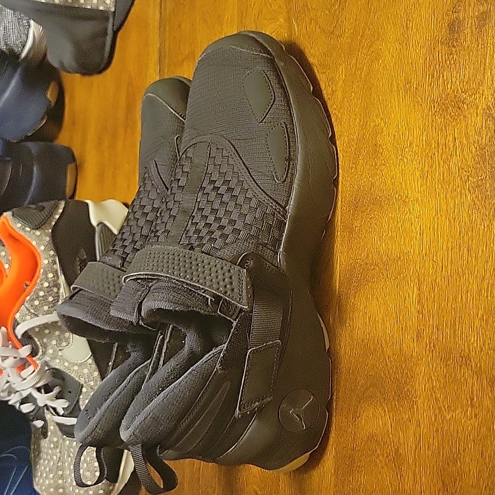 Jordan Trunner LX "Triple Black"
